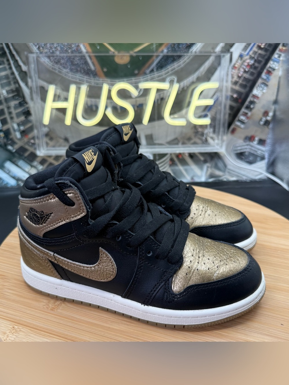 Jordan 1 Retro High OG (PS) Black Metallic Gold Sneakers Sz 13C
